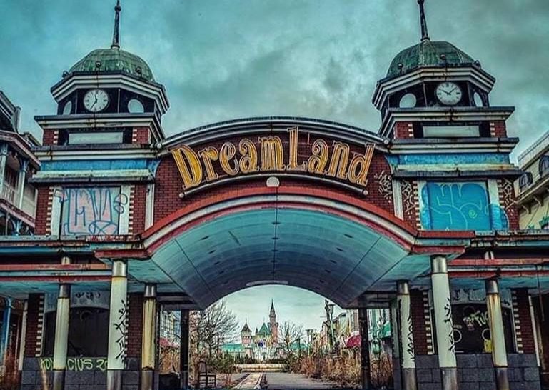 ABANDONADOS PELO MUNDO