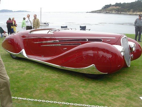 DELAHAYE – UMA NAVE SOBRE RODAS