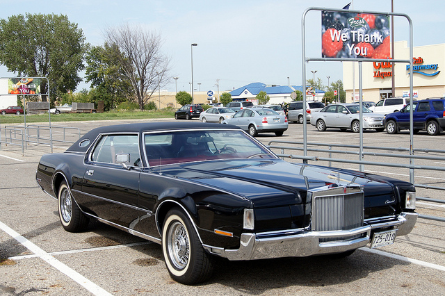 17. 1972 Lincoln Continental Mark IV