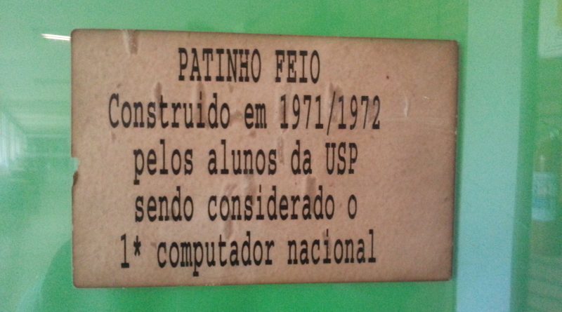 Selo de identificação do primeiro computer do Brasil